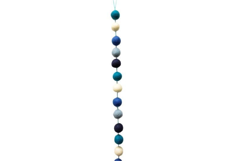Filz-Hänger - dicke Kugeln in Blautönen - Länge ca. 150 cm
